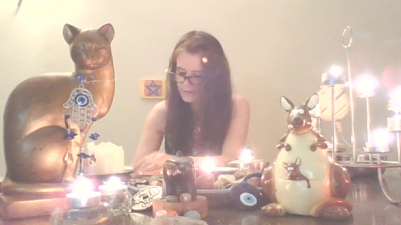 2025- Lessons At Hand ☯ I Ching Reading for the Cosmic Collective🧿