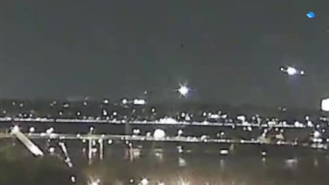 Plane Crashed into a Helicopter While Landing at Reagan National Airport near, DC 🙏😢