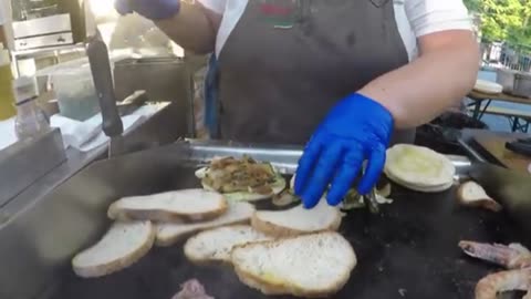 Would You Try This WEIRD Italian Street Food? Most People Won’t! 🤢