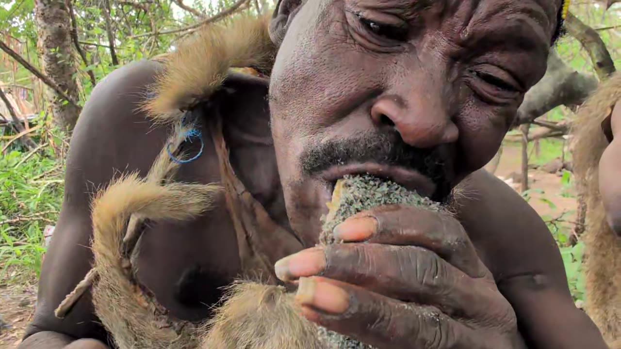 Wow That's incredible delicious food made by hadzabe tribe middle of nowhere without any spices 😋‼️😲