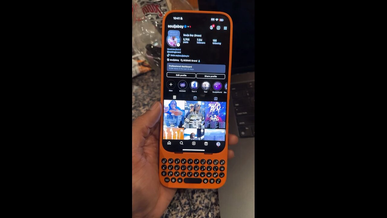 #SouljaBoy is the first rapper with a keyboard on a iPhone