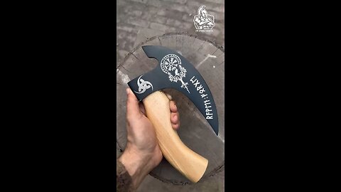 “Hand-Engraved Viking Pizza Cutter – Norse Mythology Inspired Blade”