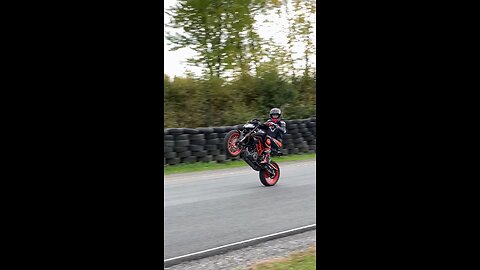 2025 KTM 390 DUKE WHEELIE TIME