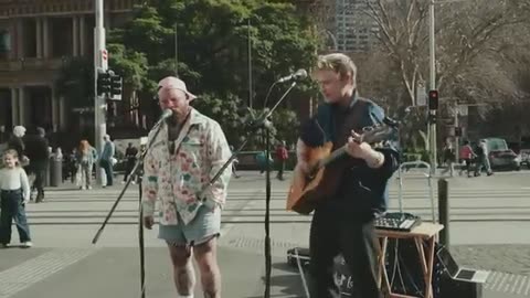 'Lose Control' Teddy Swims Surprise Street Show with Pace Randolph