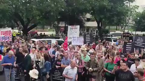 🚨Update: 1,000 white South Africans NOW at US Embassy in Pretoria! President