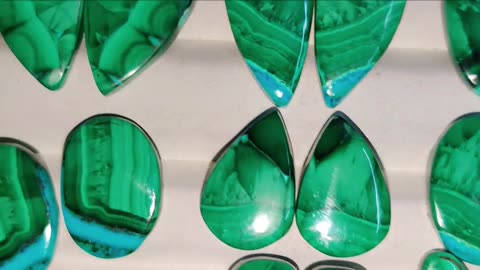 How Malachite Enhances Emotional Balance and Chakra Healing