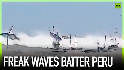 Freak waves batter Peru