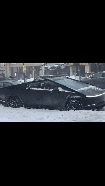Trump Made Liberals Hate Electric Cars! Leftwing Anti-MAGA Bro Mocks Tesla Stuck In Snow