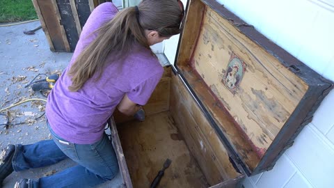 How to Renovate Vintage Trunks