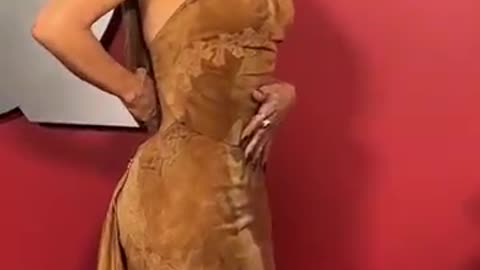 "Kim Kardashian Slays in Stunning Dresses: Fashion Goals! 💃✨"