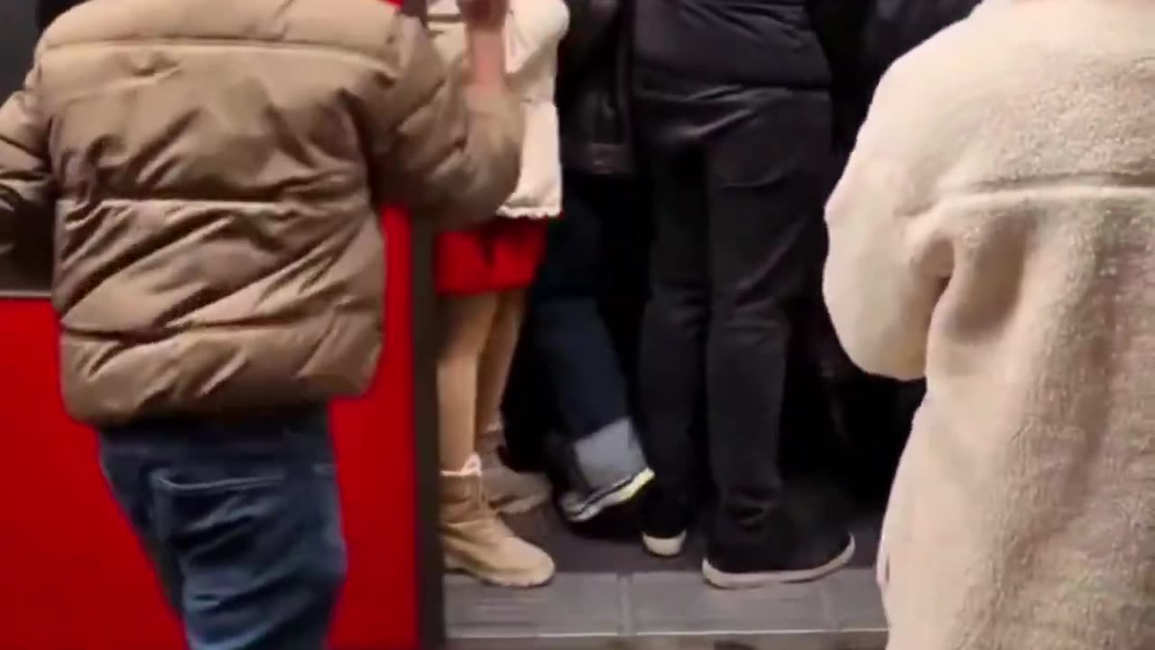 In London it is best to keep your smartphone in your pocket