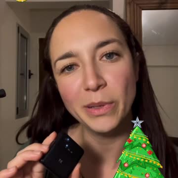 Mamela Fiallo from Gateway Hispanic wishes you a Merry Christmas.