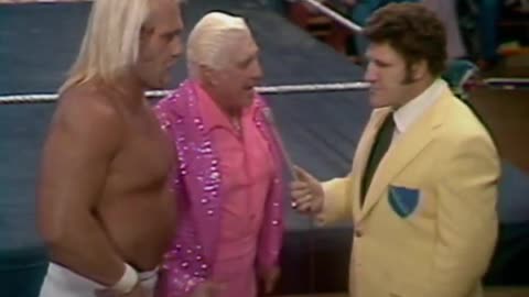 (1980.01.05) Confrontation between Bruno Sammartino and Hulk Hogan (w/Freddie Blassie) - WWF