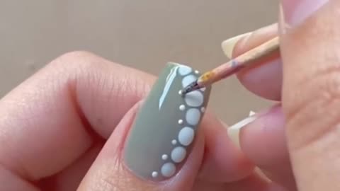 Easy Dot Nail Art Designs： Step-by-Step Tutorial for Stunning Manicures