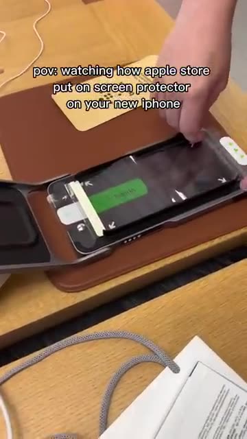 "Masterclass: How Apple Store Pros Perfectly Apply Screen Protectors to Your iPhone!"