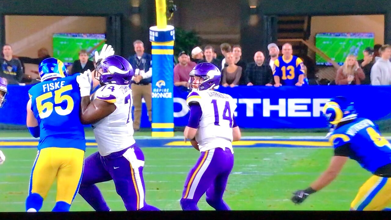 Rams LB #8 Jared Verse scoop n’ score TD🏈57yds