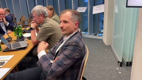 Właśnie przed chwilą pajac Dorozala, jako reprezentant rządu, powiedział do