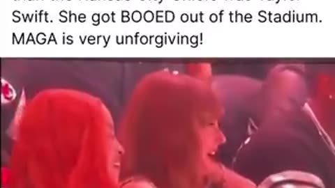 #DAN #SCAVINO #TRUMP #CHEERED #TAYLOR #SWIFT #DUDE #BOOED