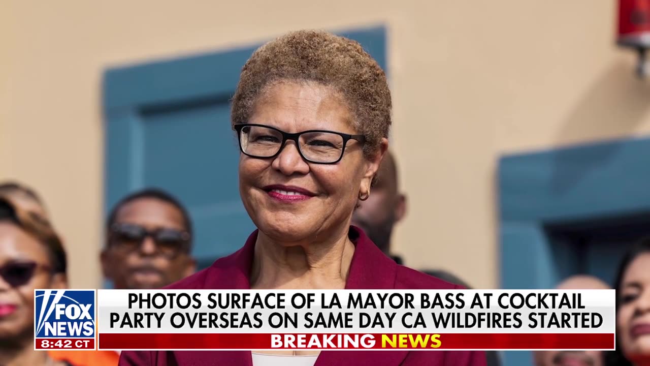 Photo surfaces of Los Angeles Mayor Bass at cocktail party same day fires started