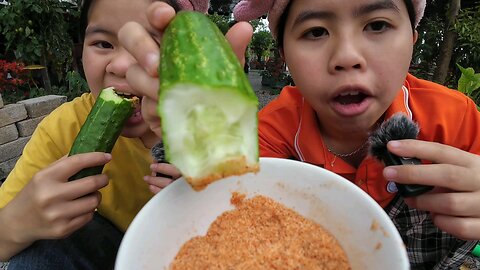Duong cookie Eating Cucumber