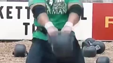 Brian Shaw Destroys the Kettlebell Throw