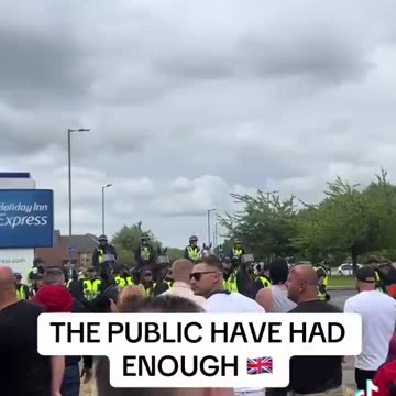 The British Public have had enough 🇬🇧🇬🇧 Deportations should begin.