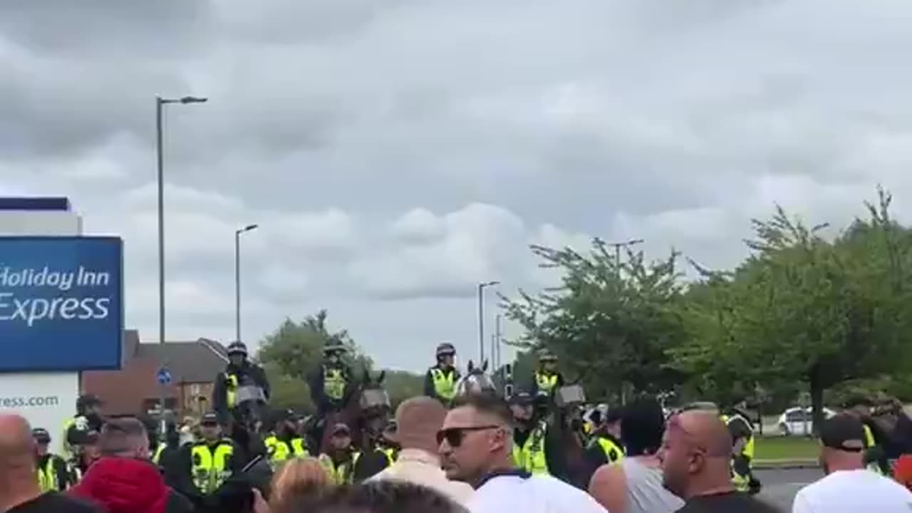 The British Public have had enough 🇬🇧🇬🇧 Deportations should begin.