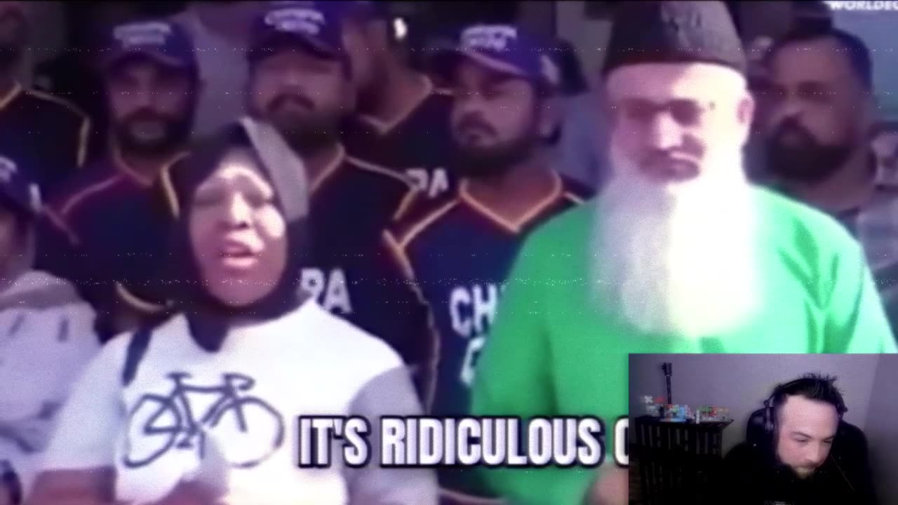 Lmao, black lady... This woke crap doesnt work in Pakistan!