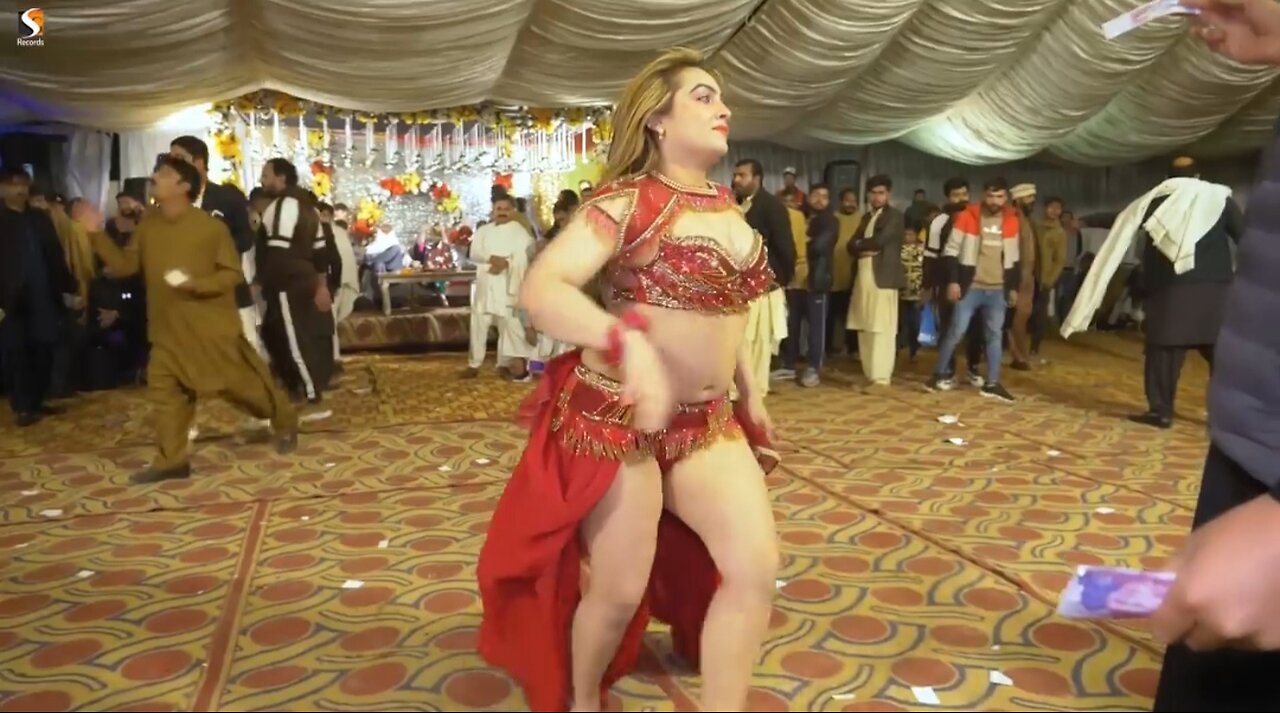 Rabab_Tang_Tang_Tang,_Sonia_Jutti_Hot_Dance_Performance,__2025(720p)