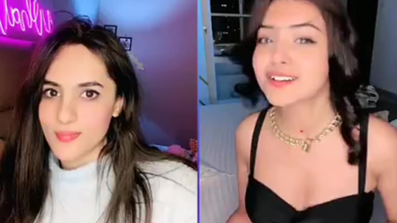 Indian hot girls vs Pakistani hot girls live show