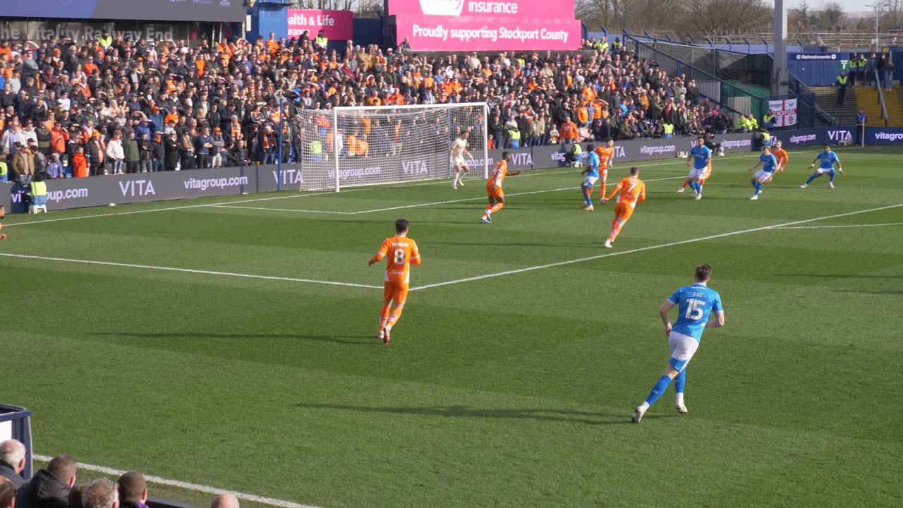 Stockport County v Blackpool