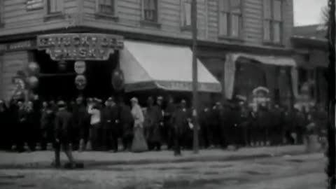 San Francisco Earthquake Aftermath: Riding Down Market Street (1906)