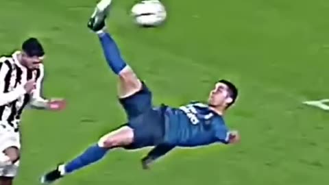 Ronaldo Bicycle Kick | Football | Ronaldo | Messi #shorts #viral #trending