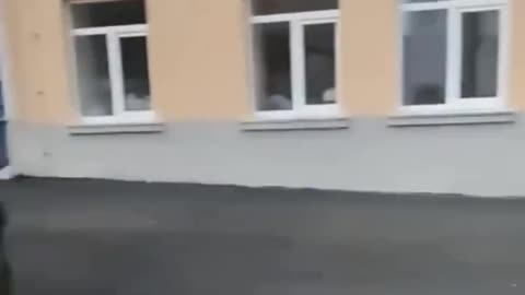 🤡In occupied Mariupol, authorities paved the sidewalk with tarmac together with the trees