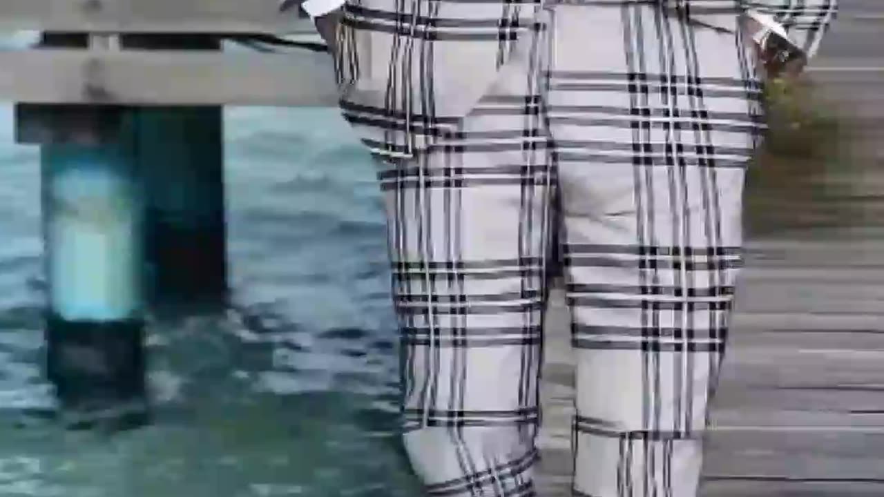 Men’s Plus Size Plaid Suit! This 2-piece set features a sleek