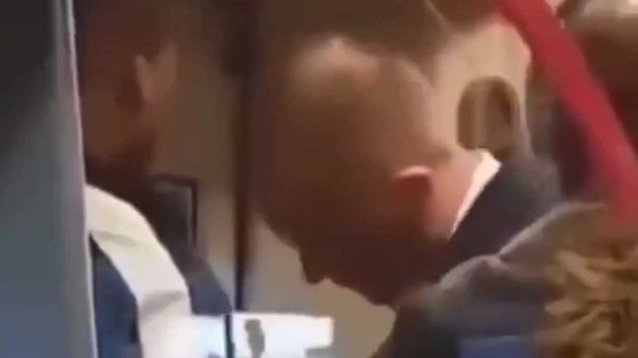 Man loses his patience on the London Underground