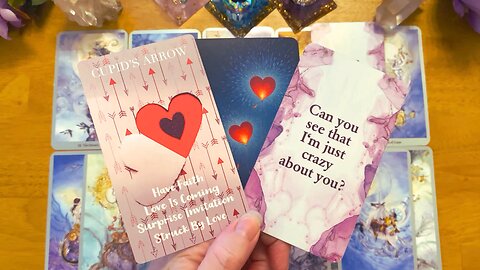 SOMEONE IS HEAD OVER HEELS IN LOVE WITH YOU ♥️ (TWIN FLAME SOULMATE SP) 🔥 LOVE READING 😘