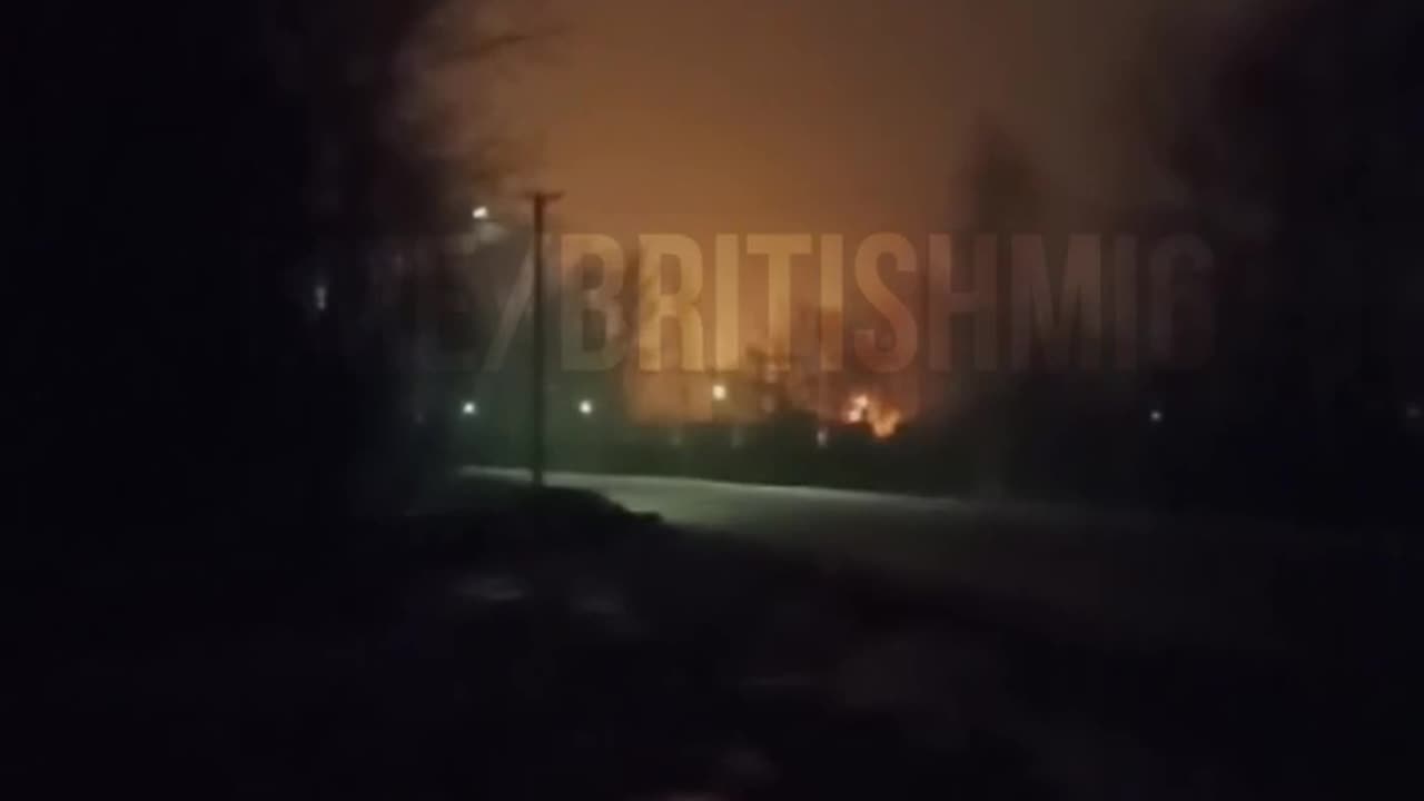 🔥💥 Ukrainian UAVs attacked Yartsevo oil depot in Smolensk region at night!