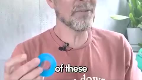 🦷 WHATS IN YOUR DENTAL FLOSS.......🤔