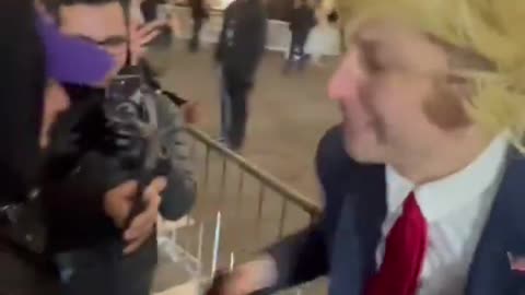 Robert DeNiro is NEVER going to recover from this.. 🤣🤣