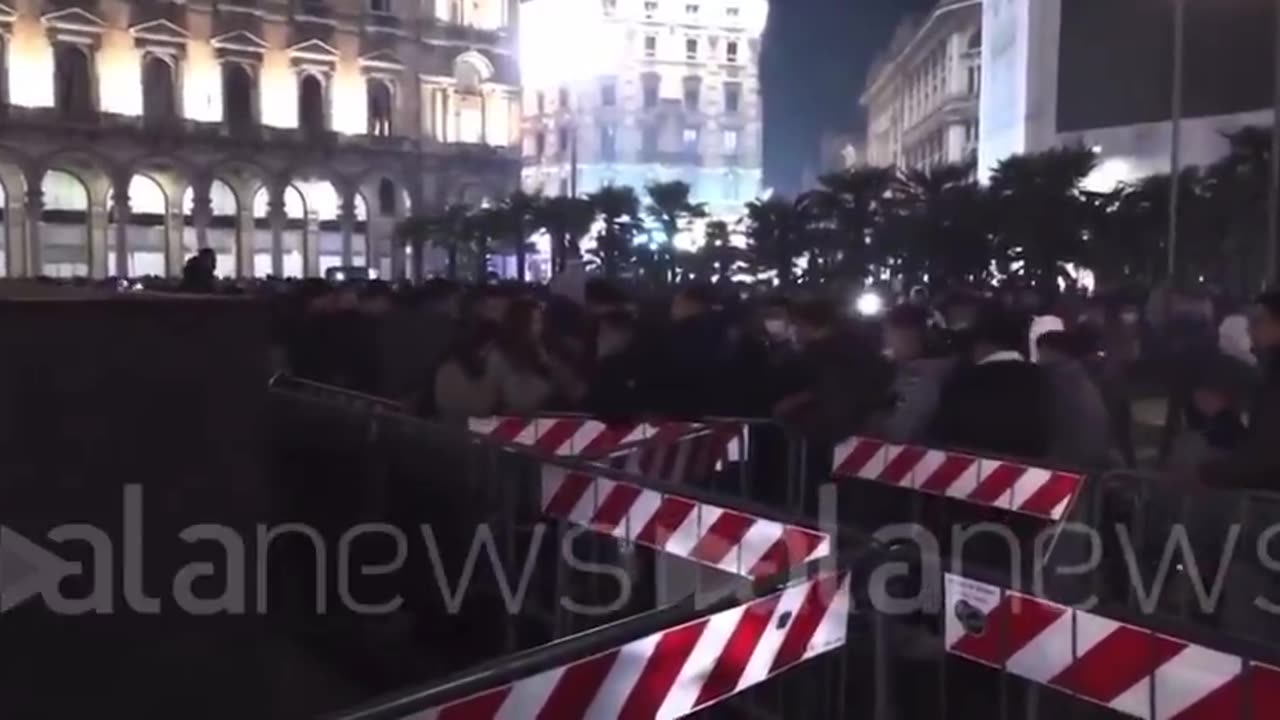 Milan, New Years - Shtiskin Invaders Publicly Molest Local Women While Police Do Nothing