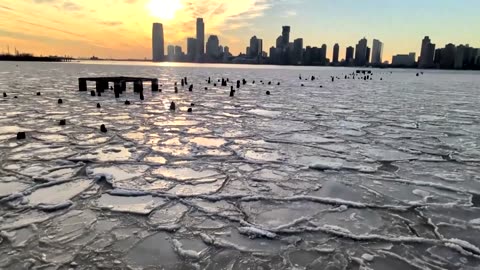 Cold snap freezes parts of New York's Hudson River