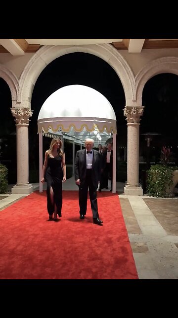 TRUMP❤️🇺🇸🥇🪽🕺🎊FIRST LADY MELANIA ATTENDS🤍🇺🇸🏅🪽💃MAR-A-LAGO NEW YEARS PARTY💙🇺🇸🏅🪽🏰🎉⭐️