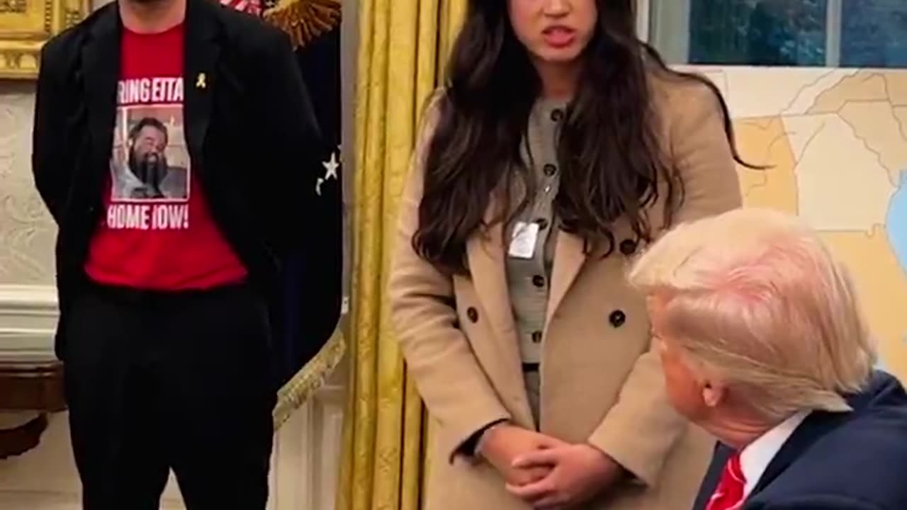 8 Israeli hostages visit with President Trump.