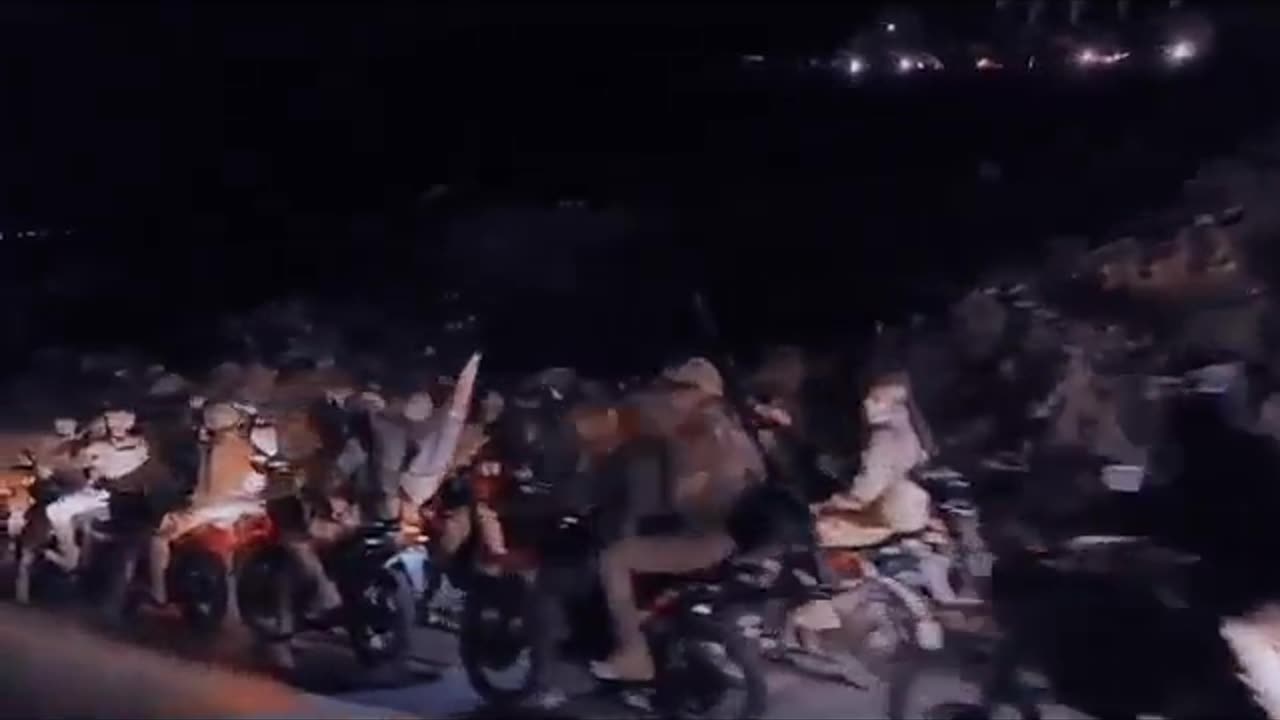 A convoy of HTS forces heading to Latakia to suppress anti-regime protesters