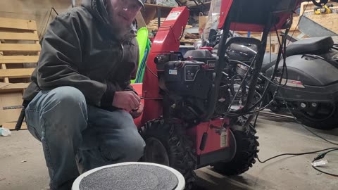 Cleaning a carb on an old Simplicity