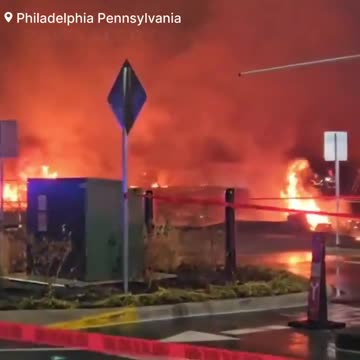 Plane crash in Philadelphia CRAZY!