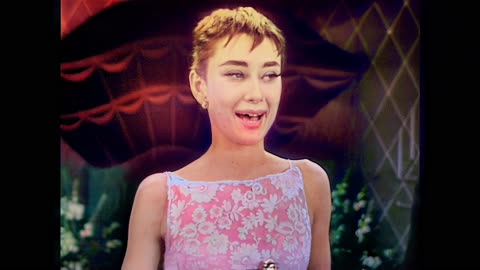 Audrey Hepburn wins oscar 1954 colorized remastered 4k - Test Colour