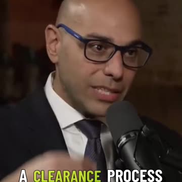 אהרון סירי מסביר בעדינות לטאקר קרלסון על השחיתות בסי די סי ואיך הם קובעים מחקרים לא לפי ביקורת עמיתים אלא מאשרים אותם בדיעבד