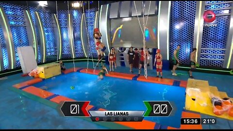 Thrilling moments TV games show boys girls group competition Hot girls"